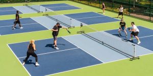 Cùng bet88 đi vào tìm hiểu về pickleball - một môn thể thao vô cùng thú vị khi là sự kết hợp giữa tennis, bóng bàn và cầu lông trong nội dung bài viết này nhé!