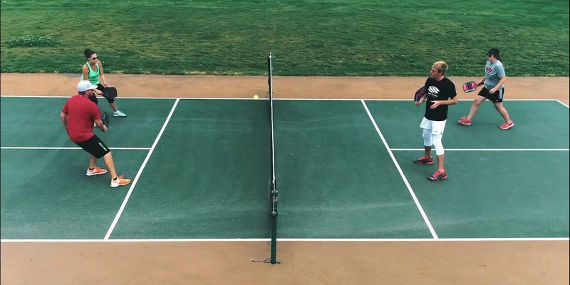 Pickleball là môn thể thao mới du nhập vào Việt Nam nhưng ngay lập tức tạo cơn sốt  